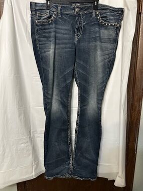 Silver jeans aiko mid slim boot size 20 length 33